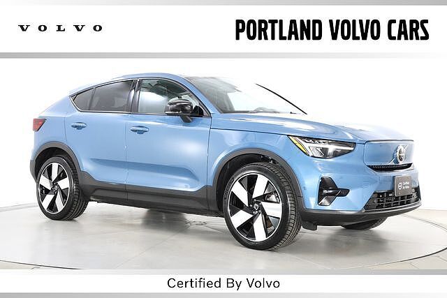 2024 VOLVO C40