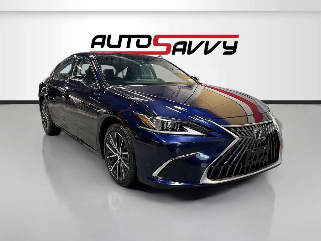 2024 LEXUS ES