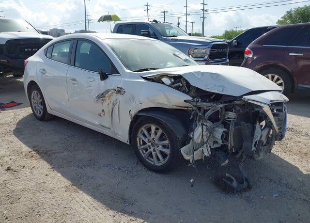 2014 MAZDA Mazda3