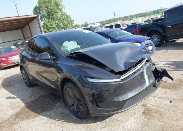 2026 TESLA Model Y
