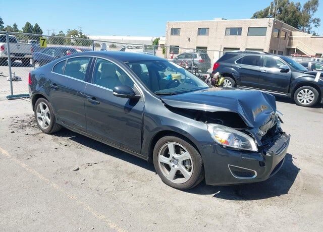 2013 VOLVO S60