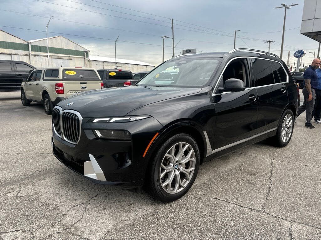 2023 BMW X7