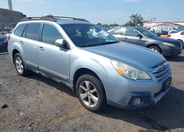 2014 SUBARU Outback