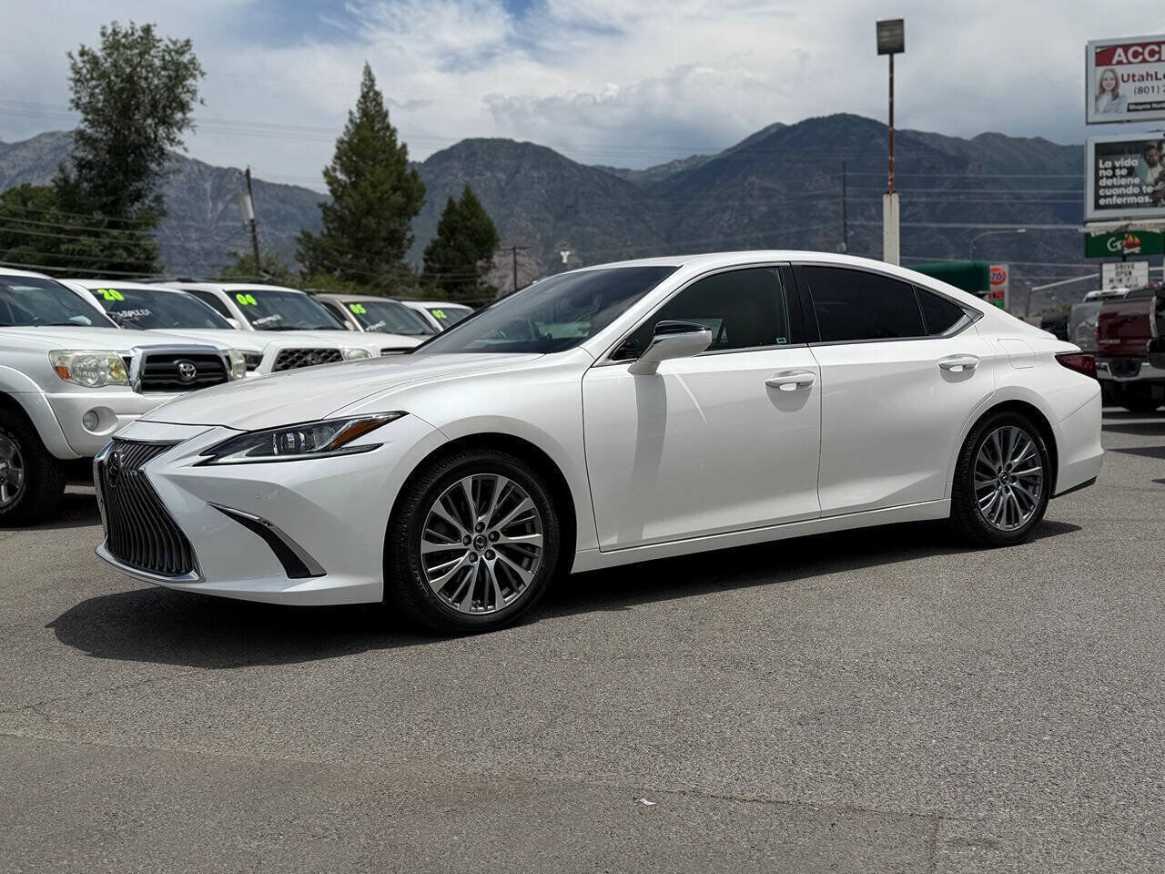 2020 LEXUS ES