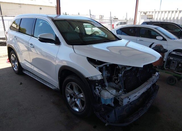 2016 TOYOTA Highlander