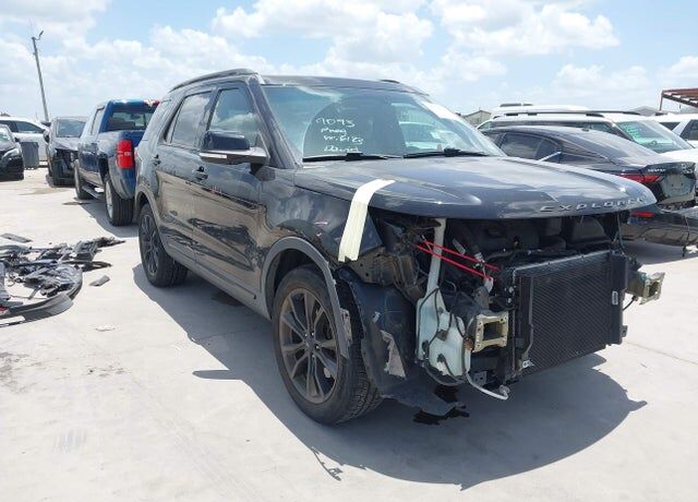 2017 FORD Explorer
