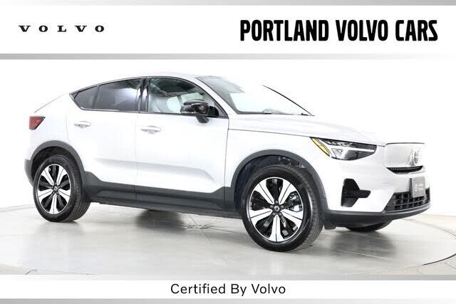 2023 VOLVO C40