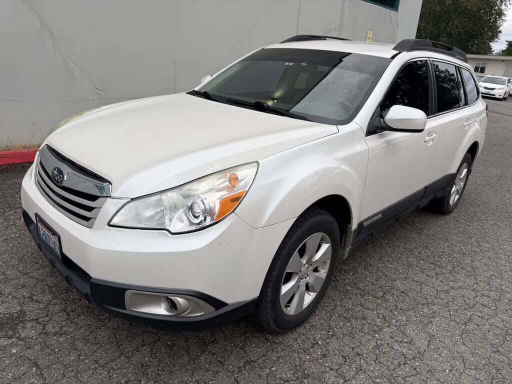 2012 SUBARU Outback