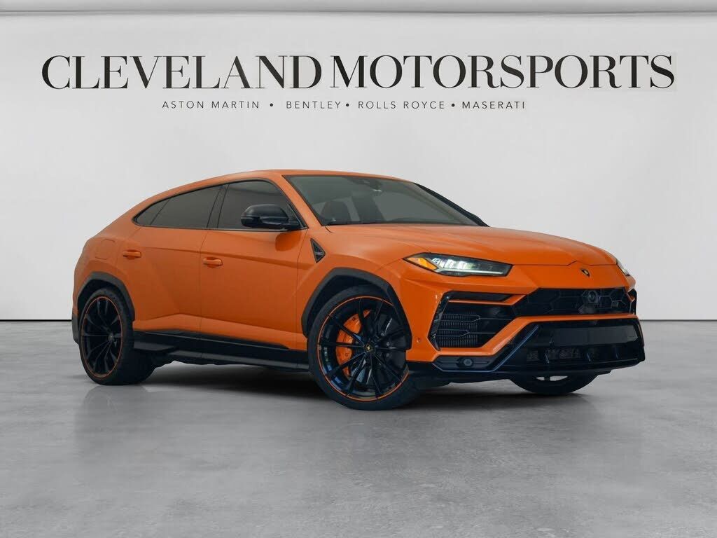 2022 LAMBORGHINI URUS