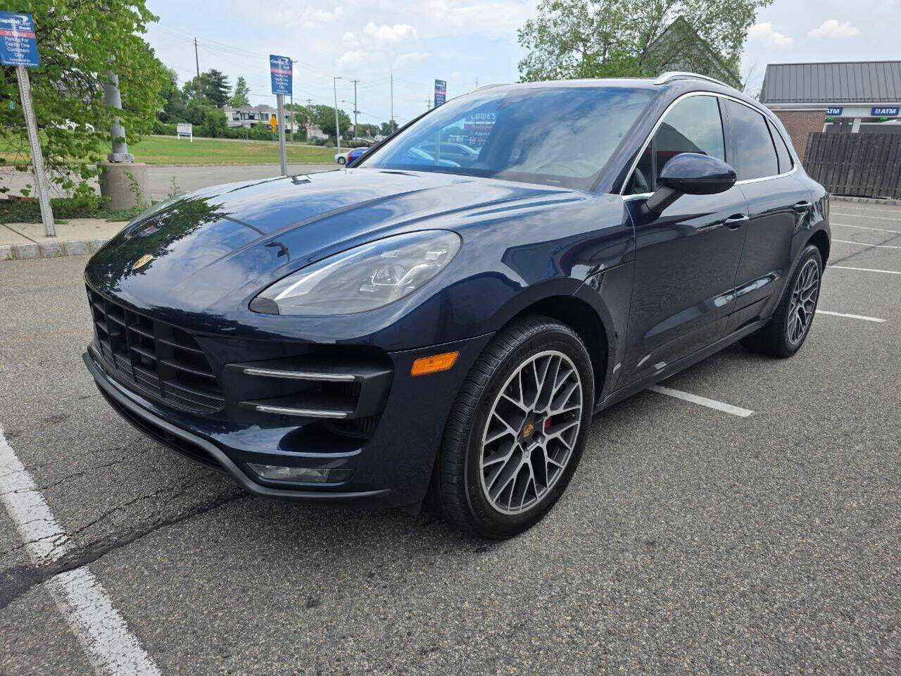 2017 PORSCHE Macan