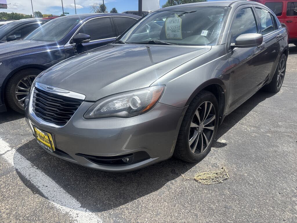 2013 CHRYSLER 200