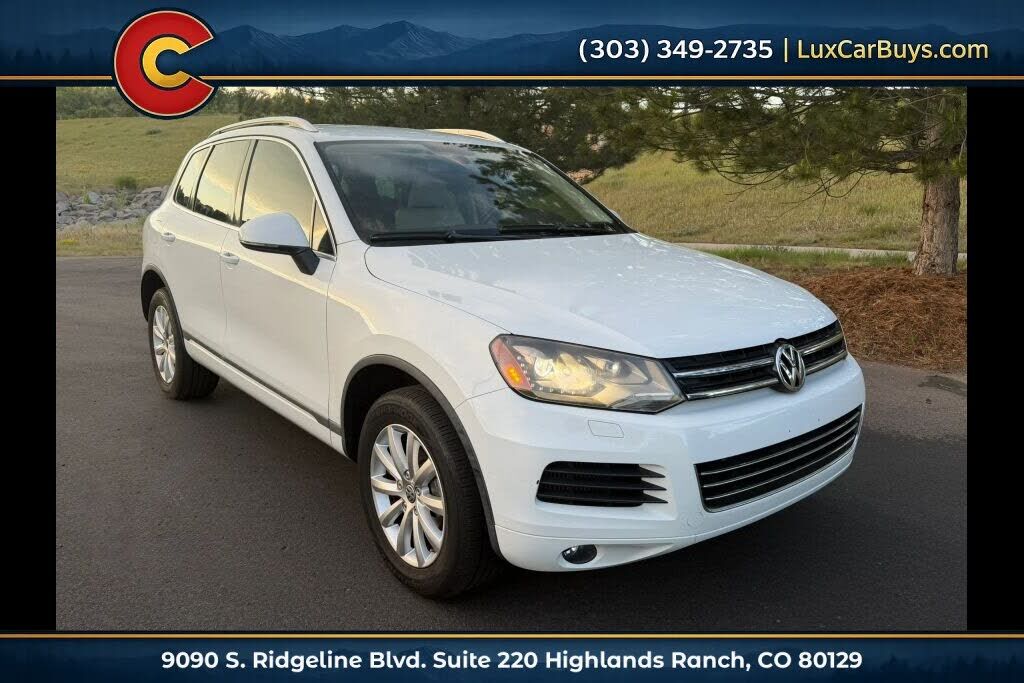 2012 VOLKSWAGEN Touareg