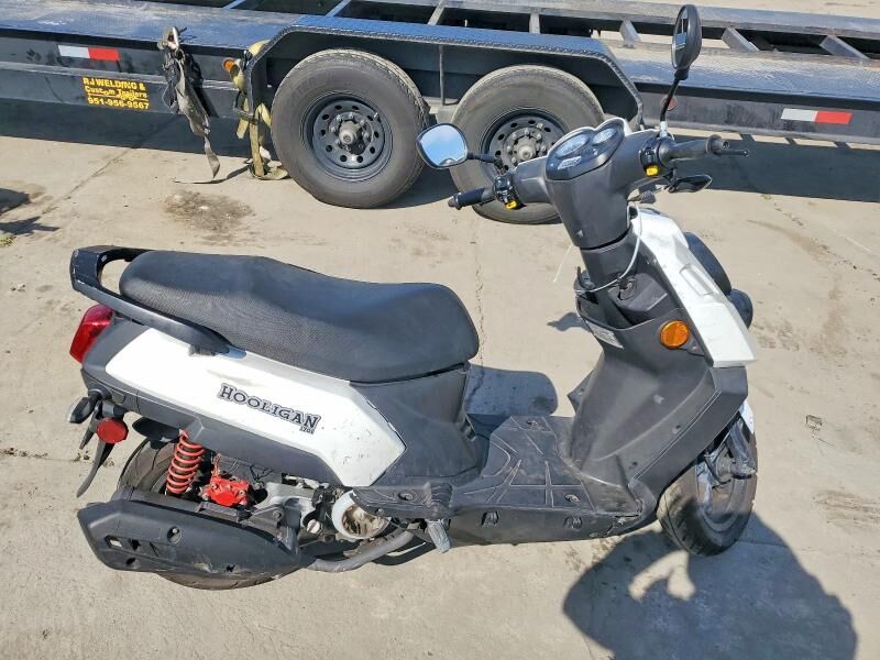 2022 GENUINE SCOOTERS Hooligan 170i