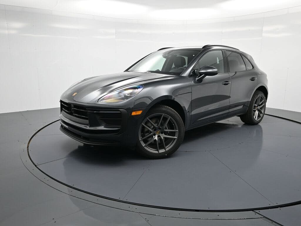 2026 PORSCHE Macan