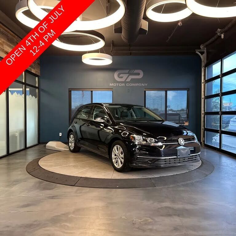 2021 VOLKSWAGEN Golf