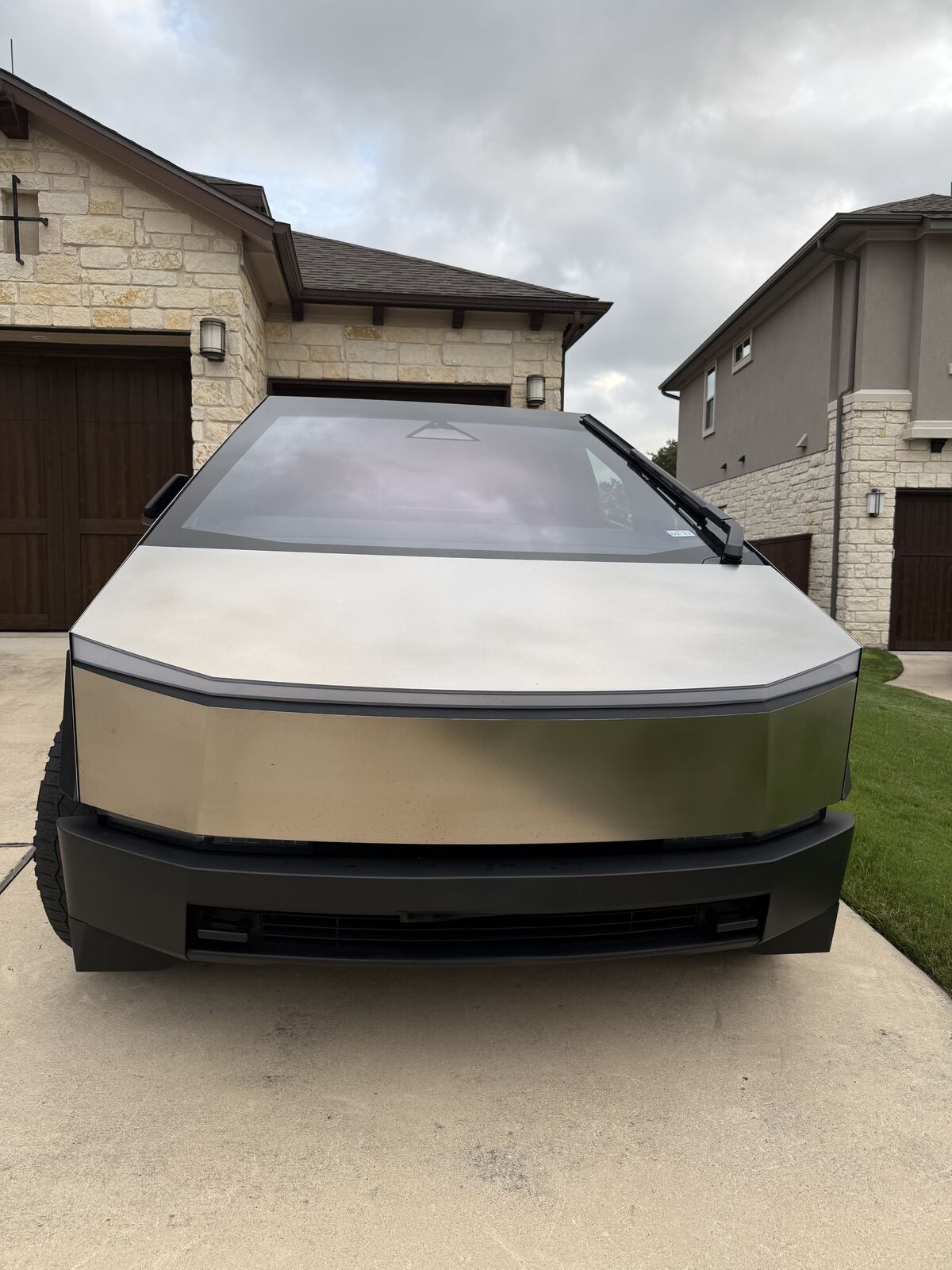 2024 TESLA Cybertruck