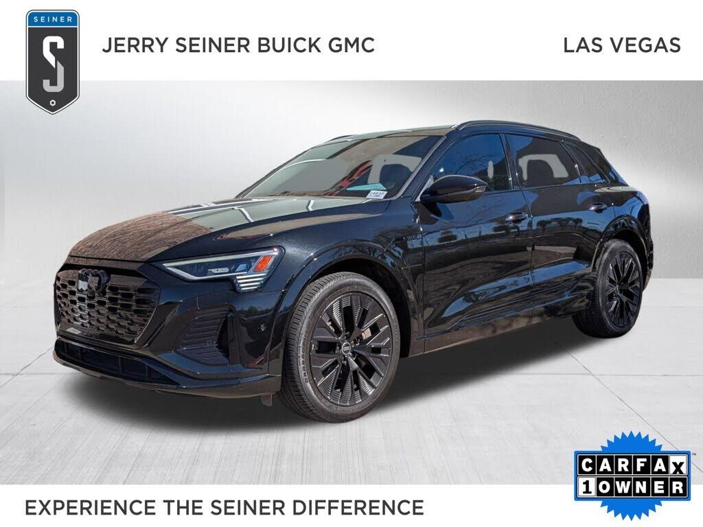 2024 AUDI Q8