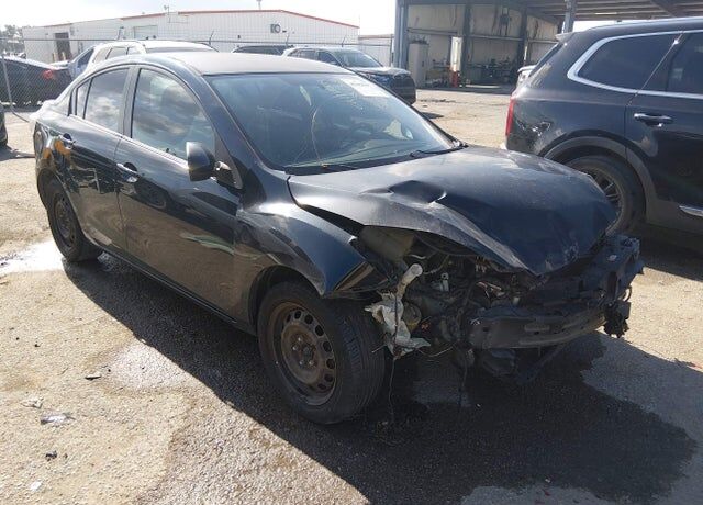 2011 MAZDA Mazda3