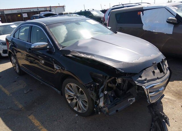 2010 FORD Taurus