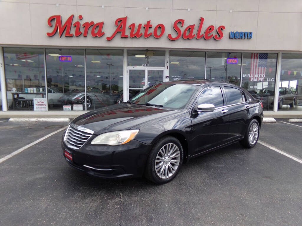 2011 CHRYSLER 200