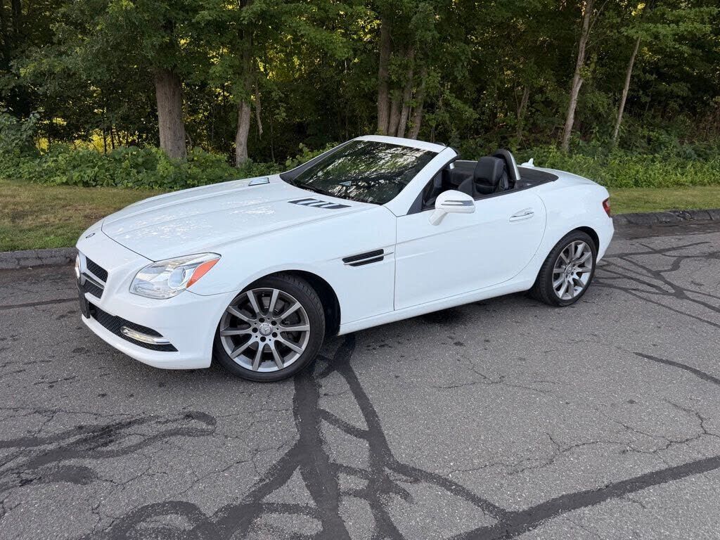 2016 MERCEDES-BENZ SLK-Class