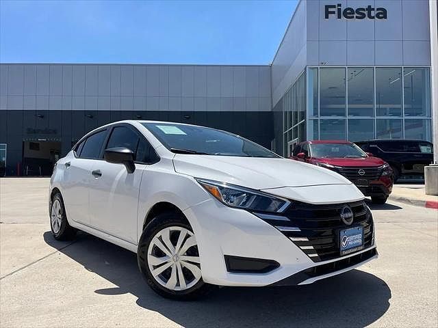 2024 NISSAN Versa