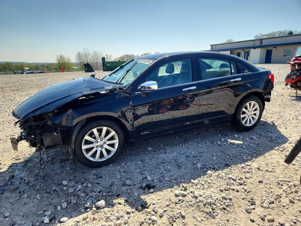 2013 CHRYSLER 200