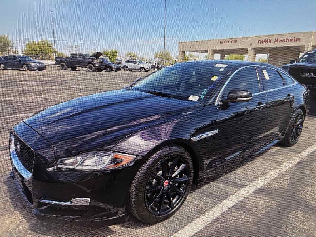 2016 JAGUAR XJ