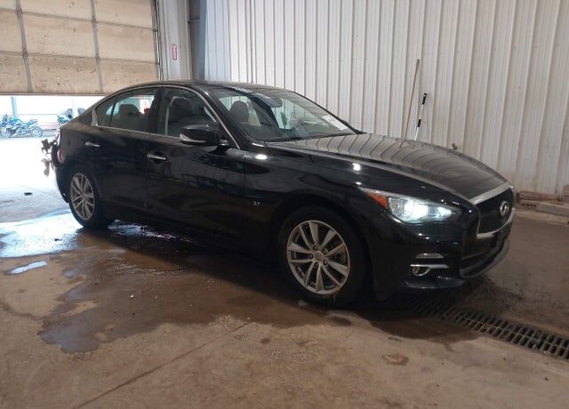 2015 INFINITI Q50