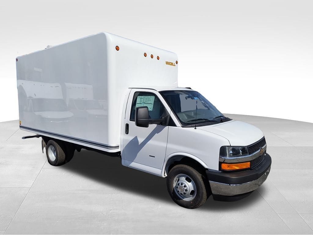 2025 CHEVROLET Express