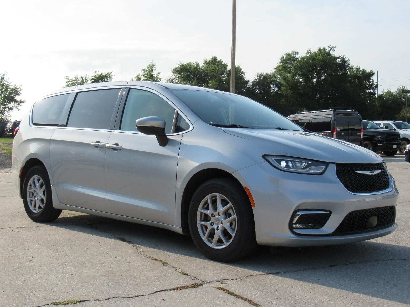 2023 CHRYSLER Pacifica