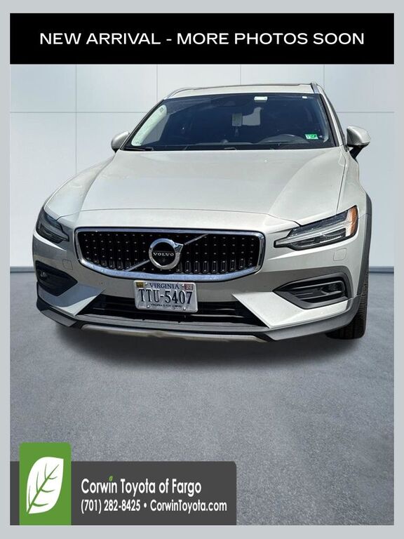 2020 VOLVO V60CC