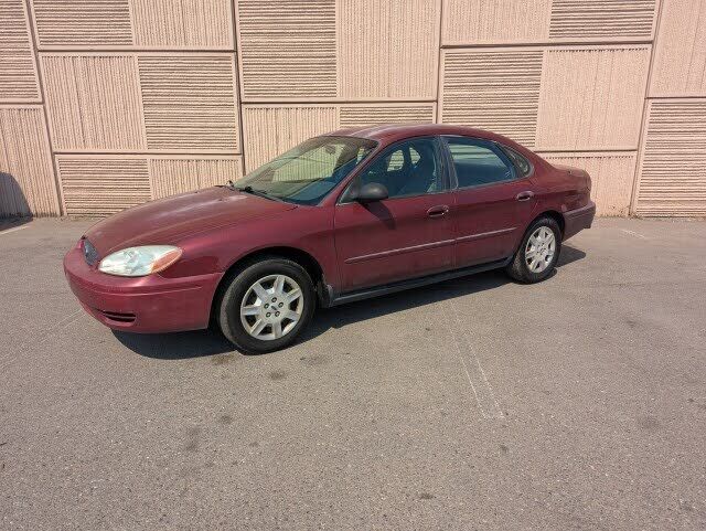 2004 FORD Taurus
