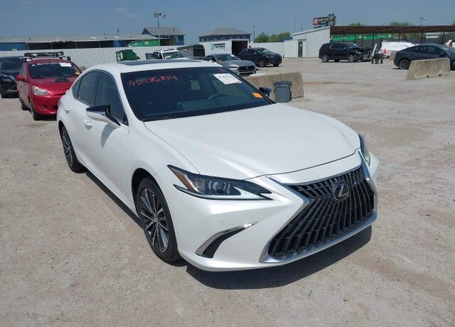 2025 LEXUS ES