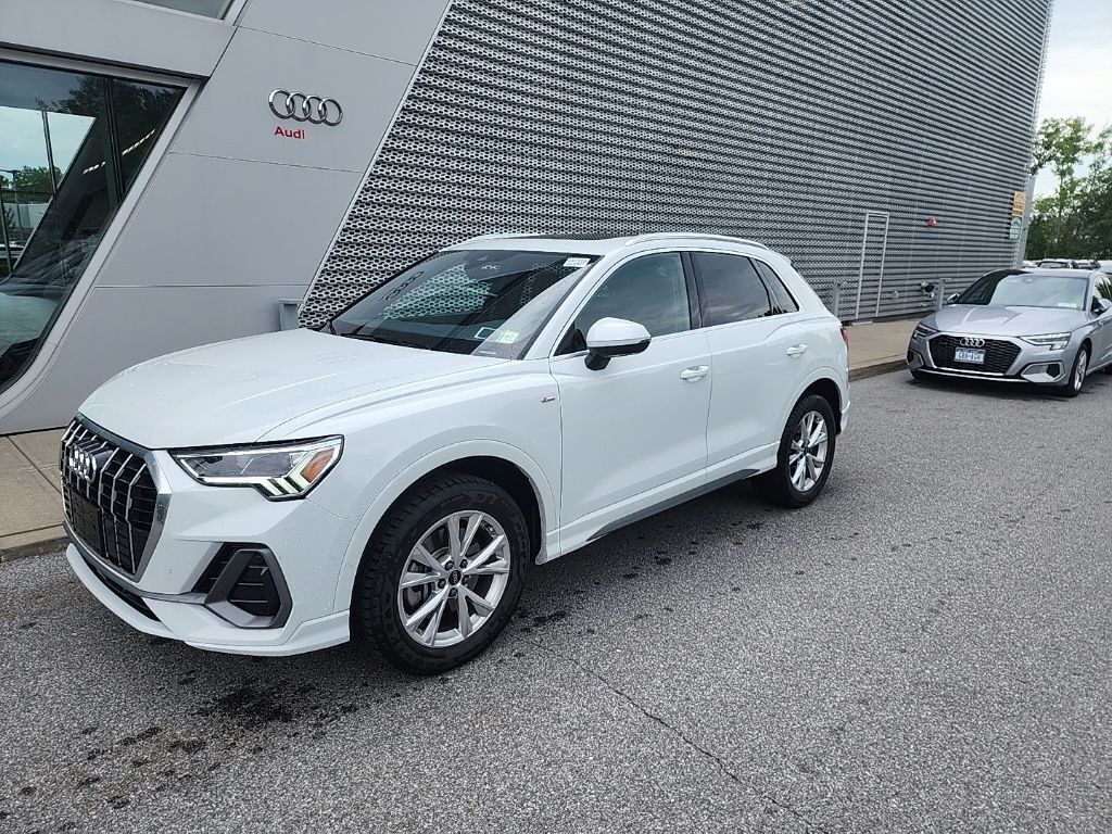 2024 AUDI Q3