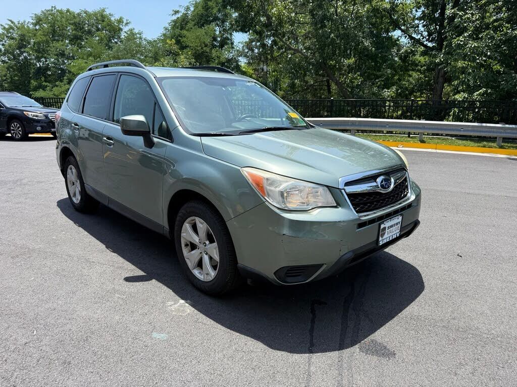 2015 SUBARU Forester