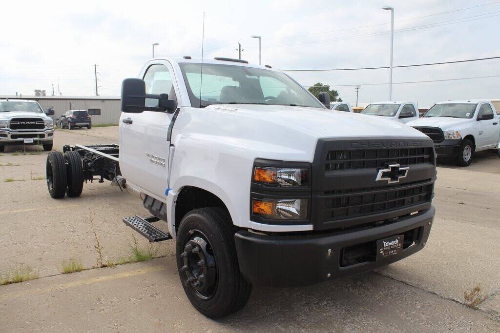 2024 GMC Silverado Medium Duty