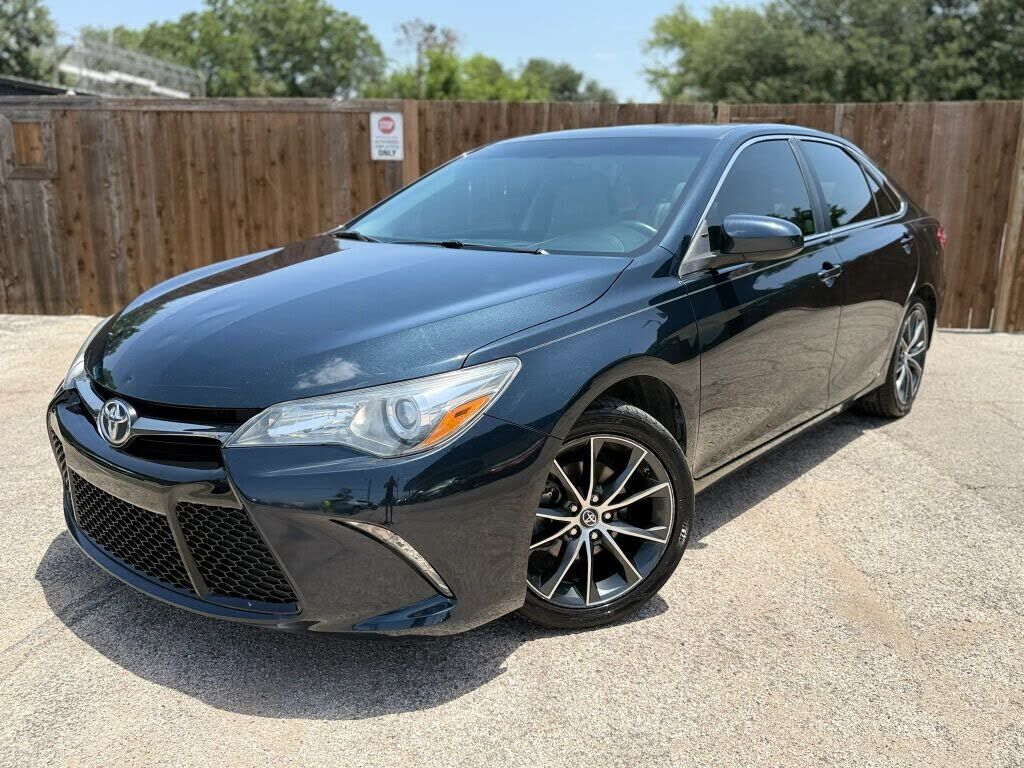 2017 TOYOTA Camry
