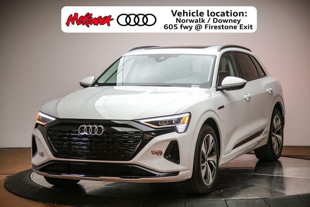 2024 AUDI Q8