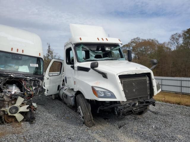 2020 FREIGHTLINER New Cascadia 126" Day cab