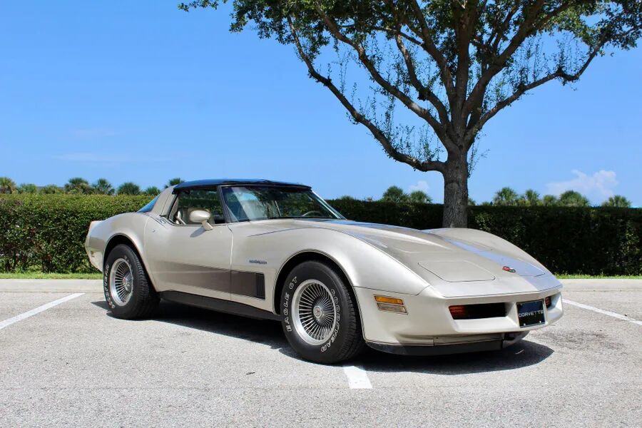 1982 CHEVROLET Corvette