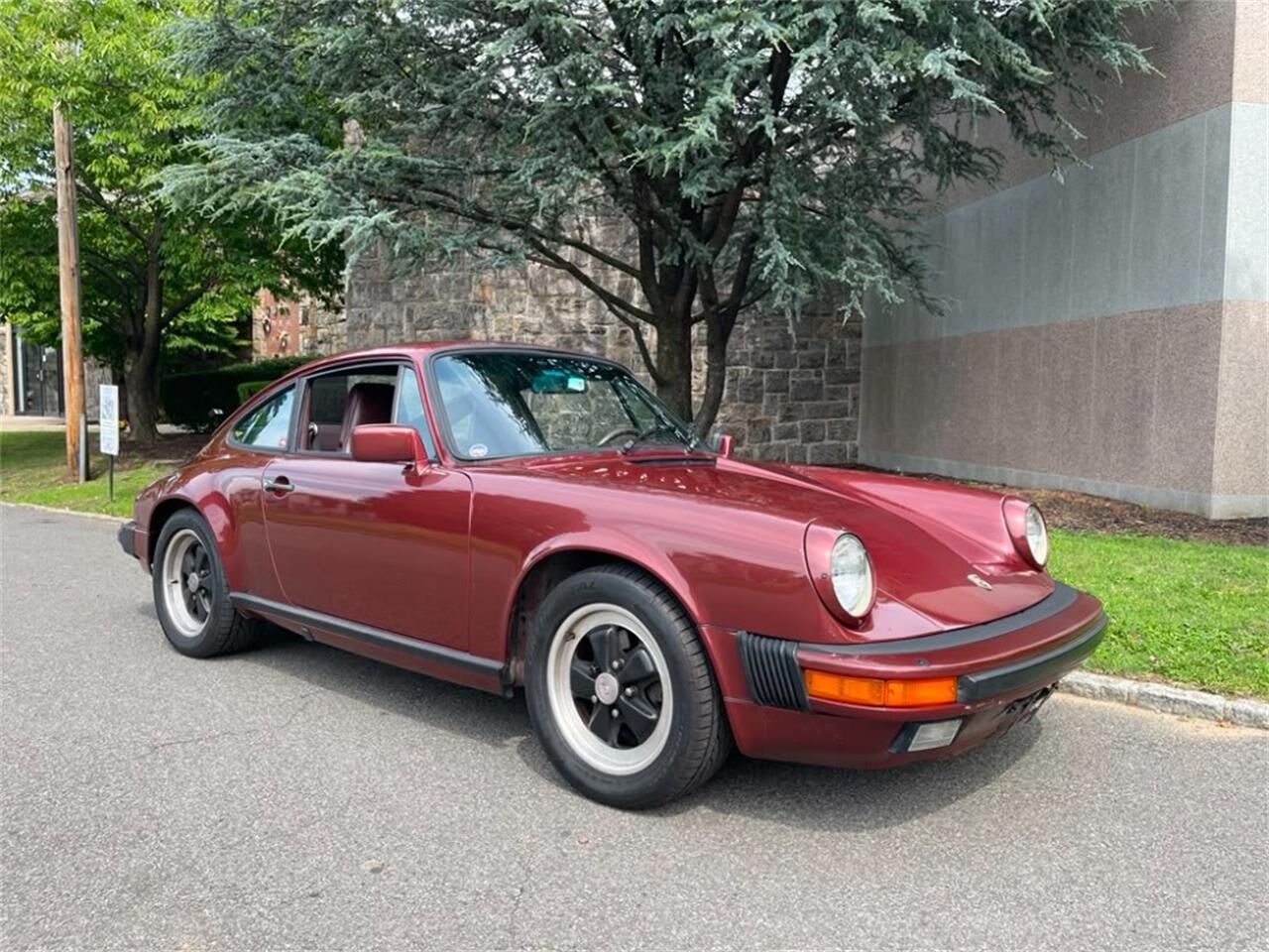 1985 PORSCHE 911