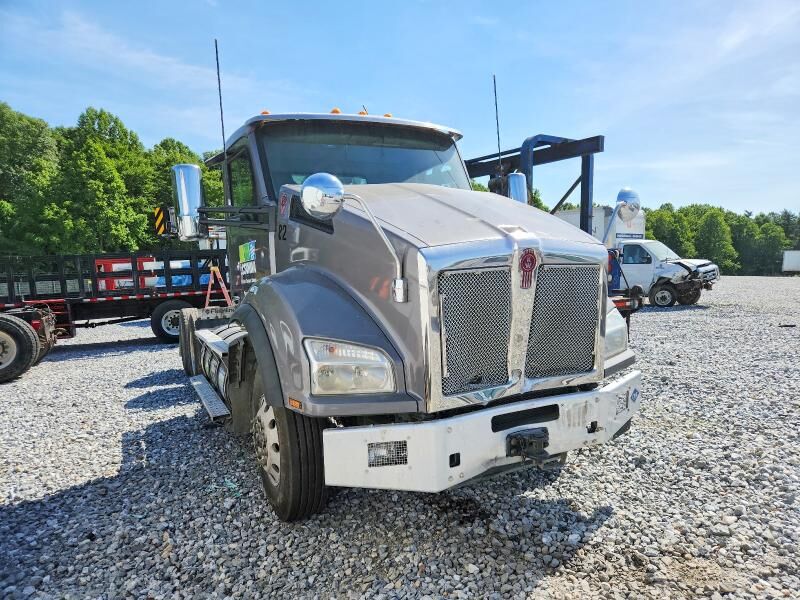 2020 KENWORTH T880