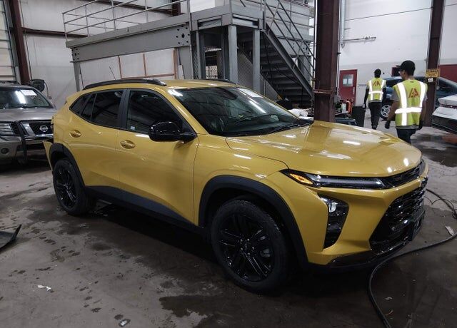 2025 CHEVROLET Trax