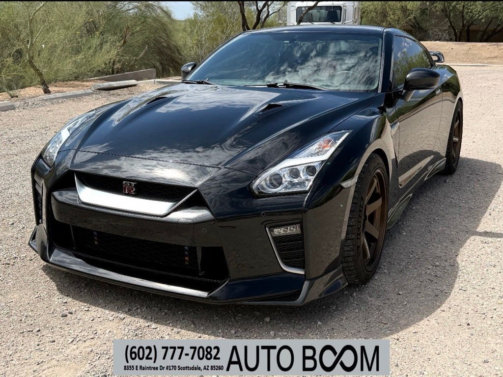 2020 NISSAN GT-R