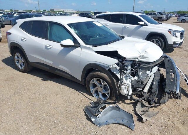 2026 CHEVROLET Trax