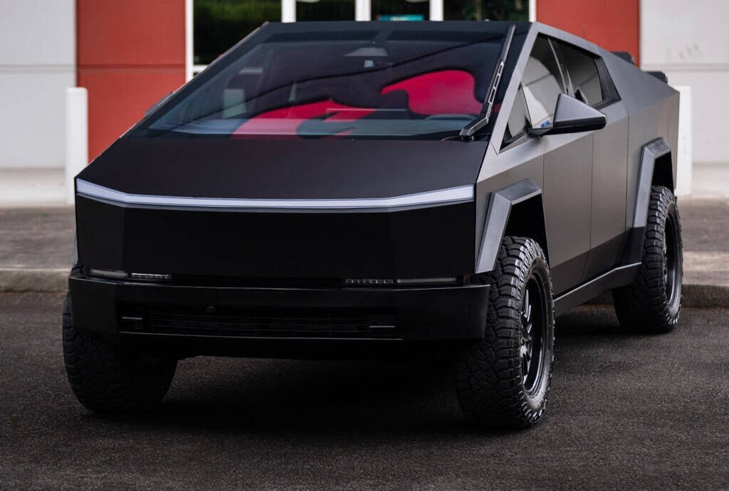 2024 TESLA Cybertruck