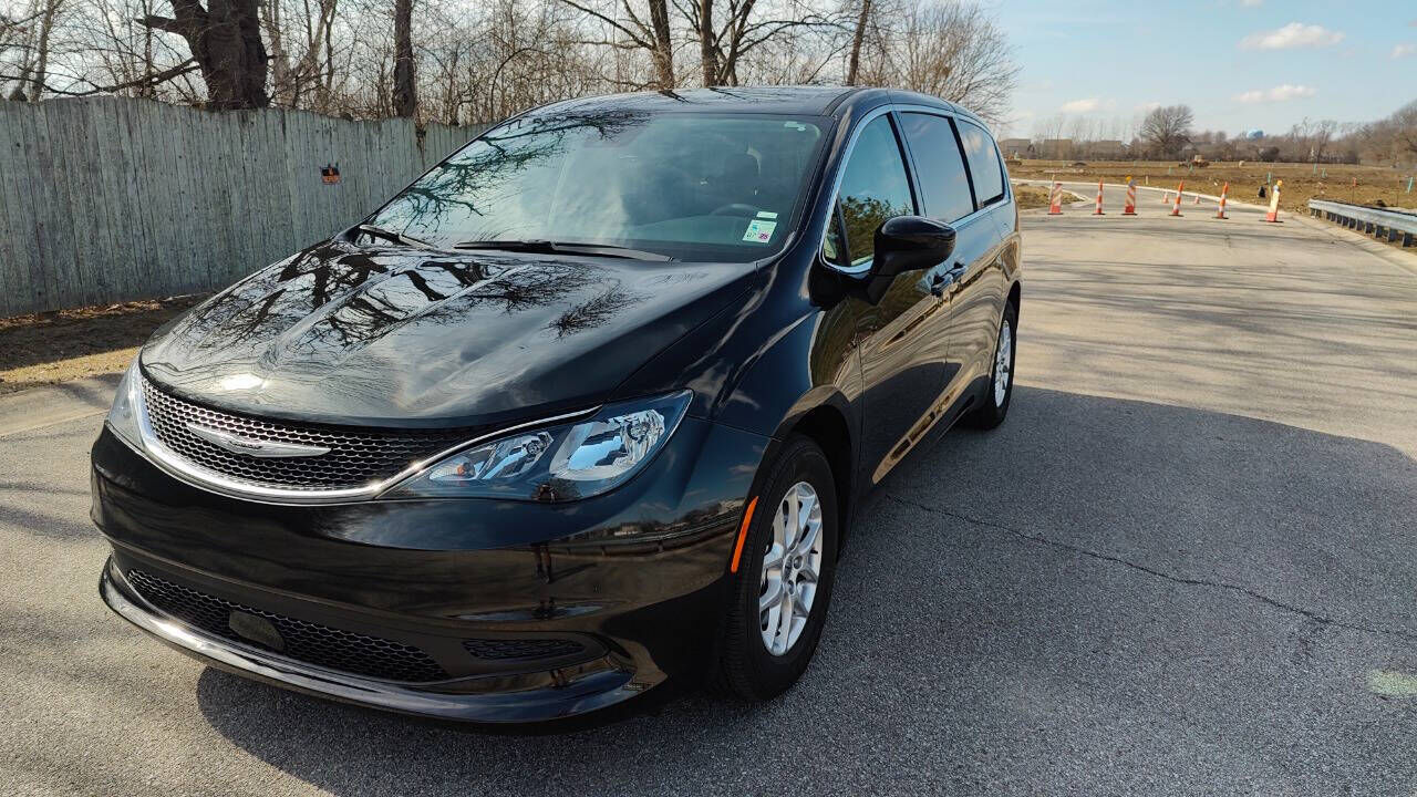 2023 CHRYSLER Voyager