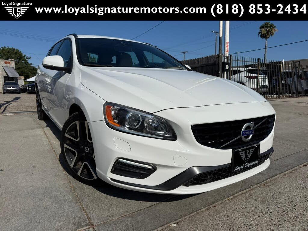 2017 VOLVO V60