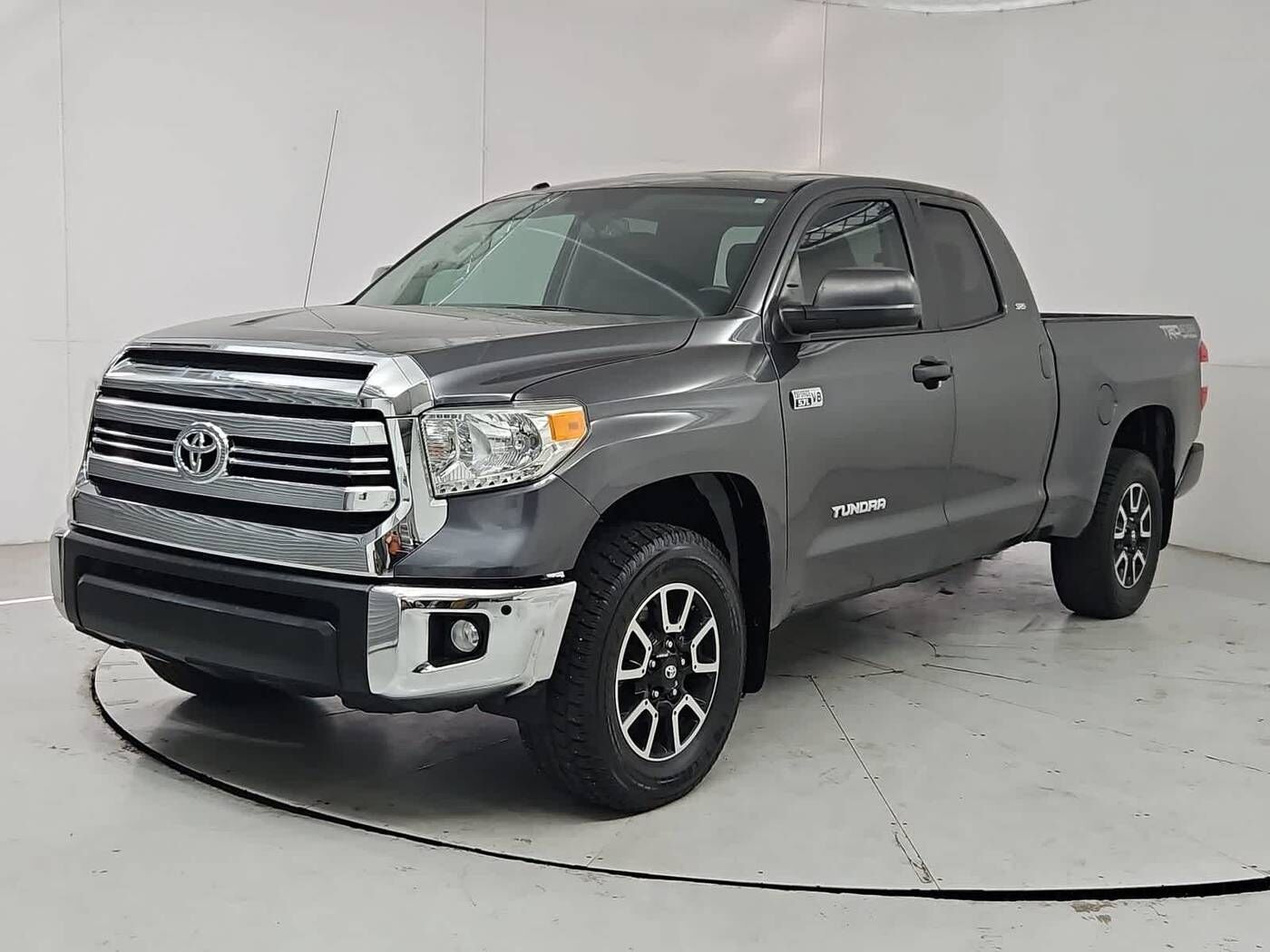 2017 TOYOTA Tundra